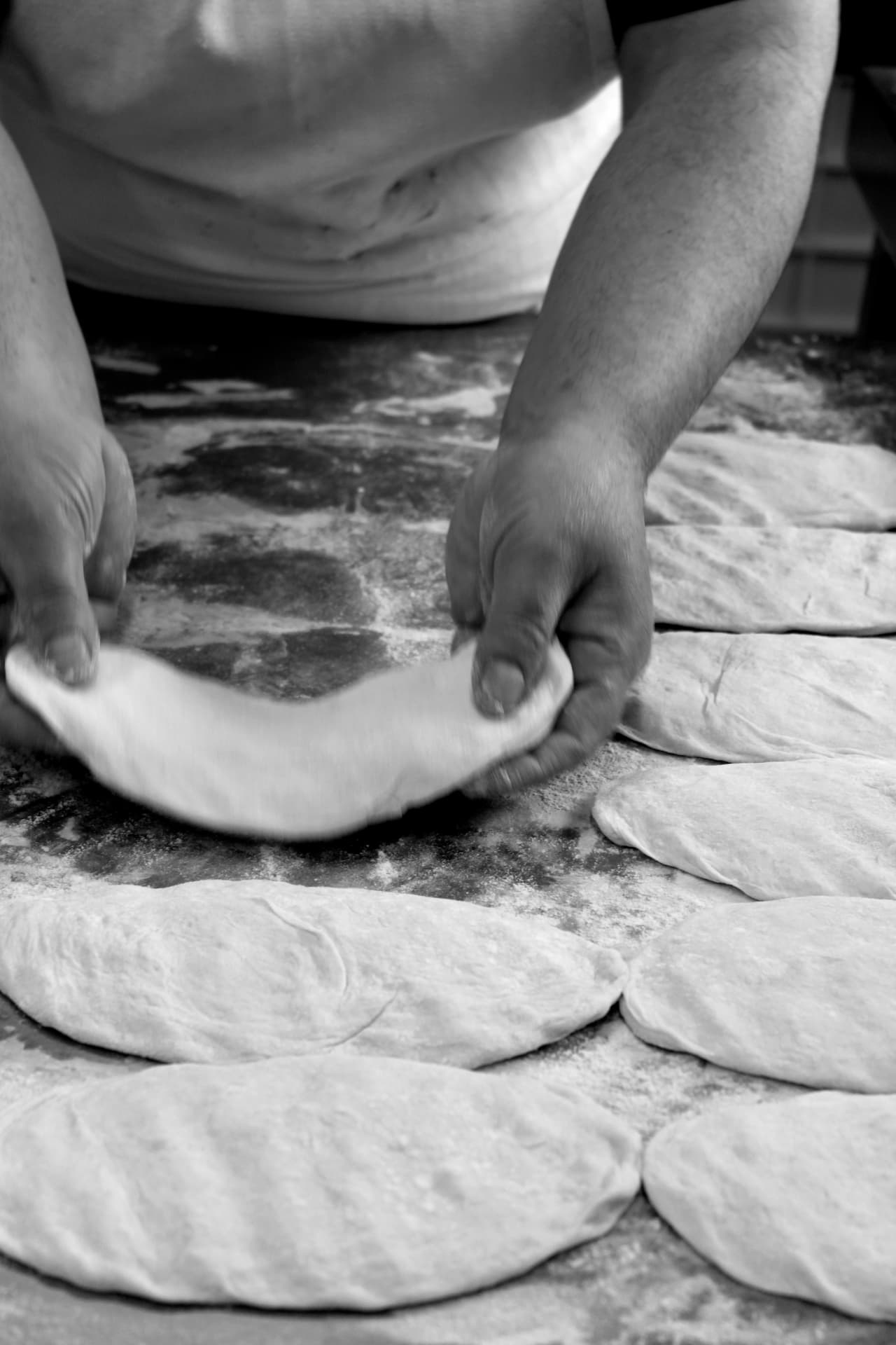 Préparation de pain traditionnel turc